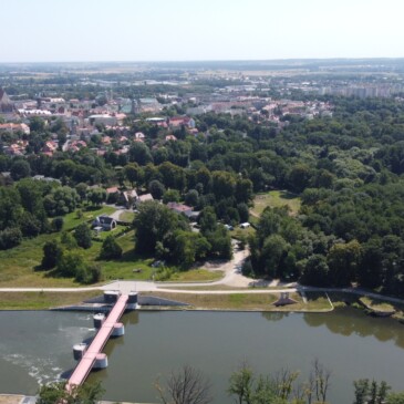 panorama zabytkowego miasta nysa widok z drona nad rzeka