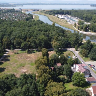 widok panoramiczny z drona na rzeke przy parkview residence